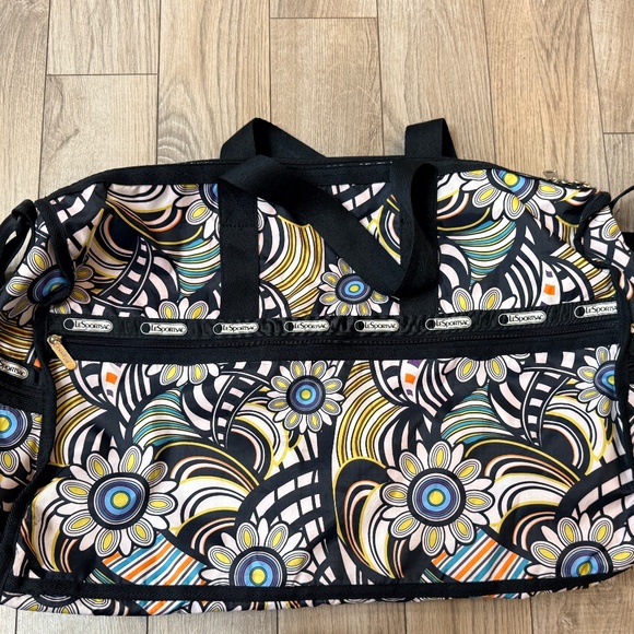 Le Sportsac Weekender Floral Boston Bag - Picture 4 of 8